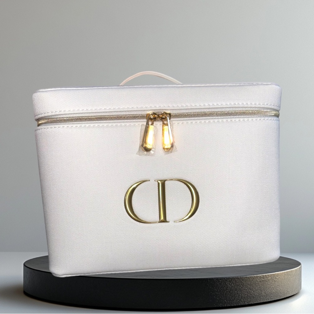 Dior Vanity Gift Set 2025 -Hyalushot, vanity, towel, eye mask, BNIB- Dior Beauty - Picture 3 of 8